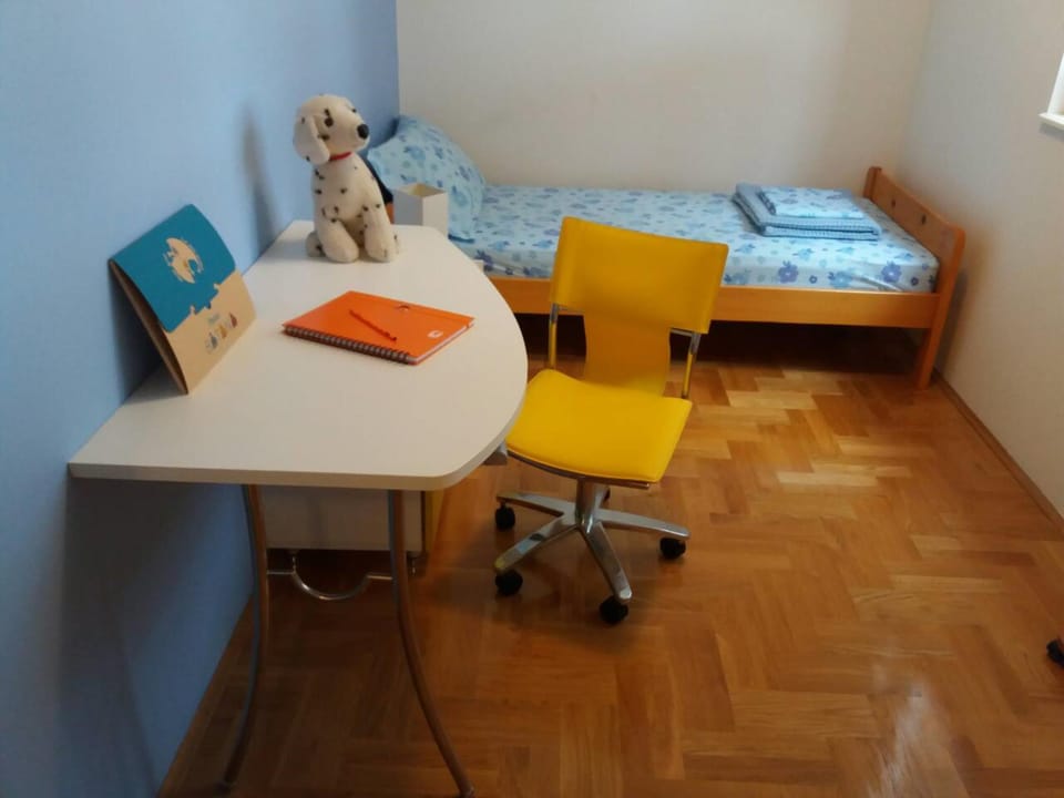 Apartment, 2 Bedrooms, Non Smoking, Balcony | 2 bedrooms, desk, iron/ironing board, free WiFi