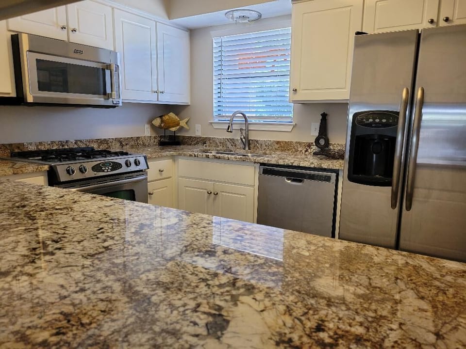 Granite counter tops throughout.