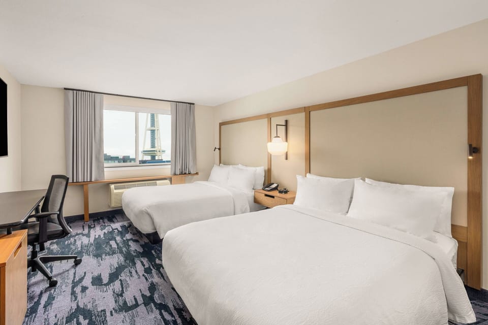 Premium bedding, Tempur-Pedic beds, in-room safe, desk