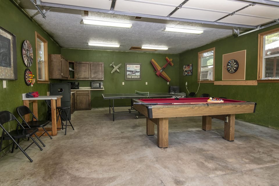 Gameroom with pool, ping pong, regulation & magnetic darts, A/C.
