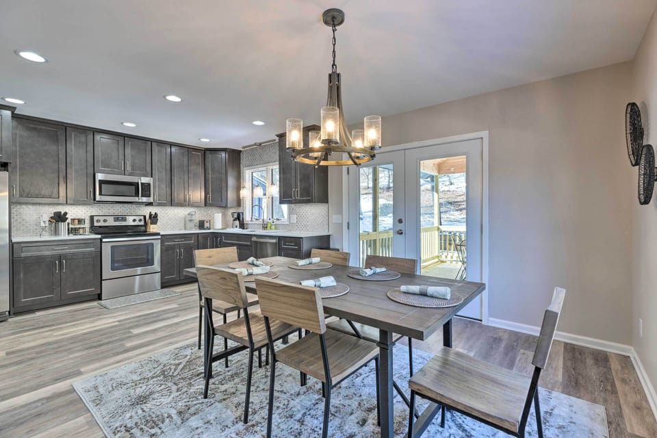 Dining Area | 1st Floor