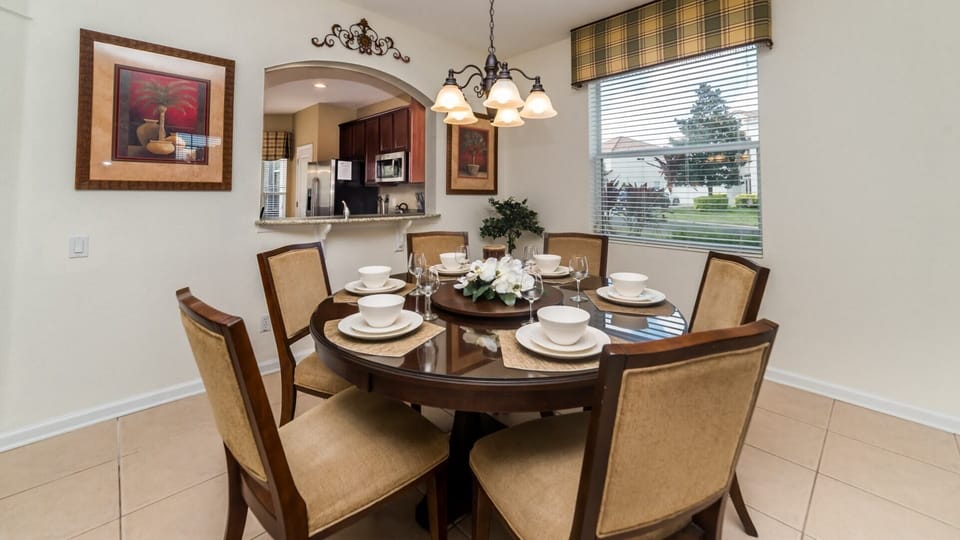 DIning Room (Angle)