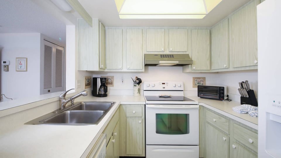 Kitchen (Angle)