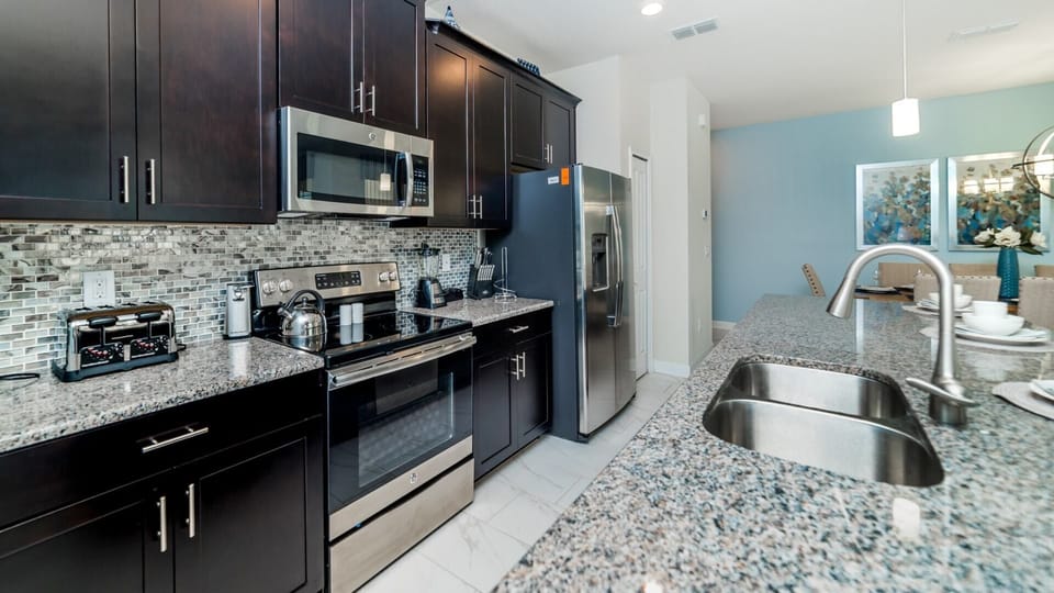 Kitchen (Angle)