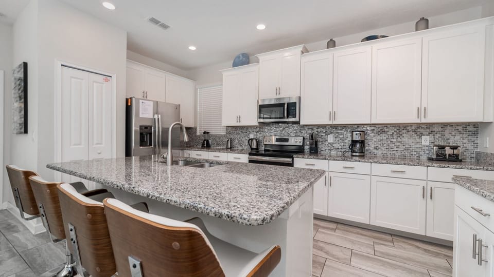 Kitchen (Angle)
