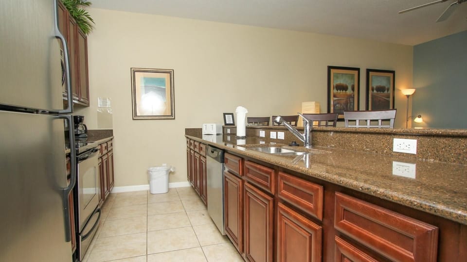 Kitchen (Angle)