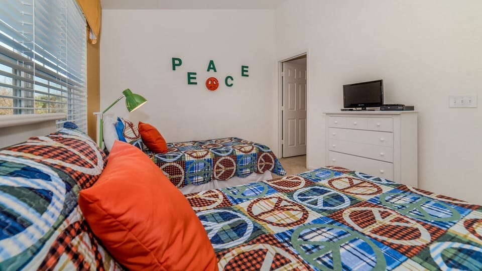 Bedroom 2 (Angle)
