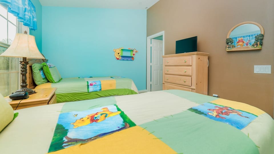 Bedroom 2 (Angle)