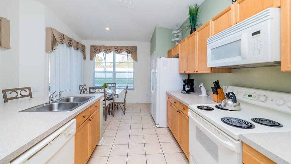 Kitchen (Angle)