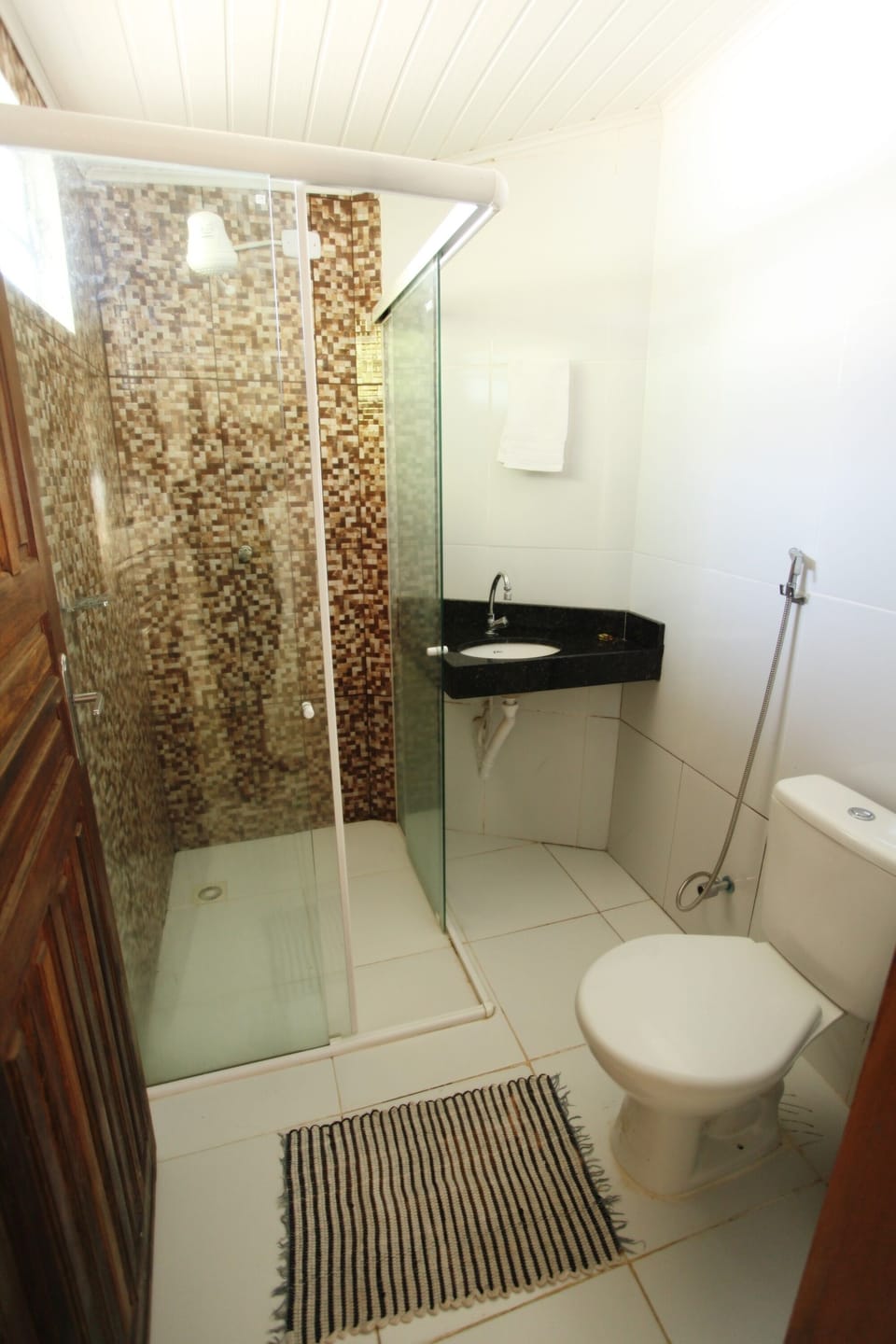 Standard Triple Room | Bathroom | Shower, towels, soap, toilet paper