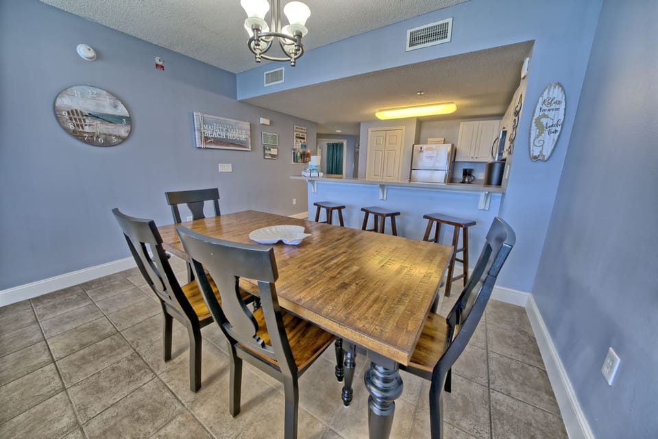 large table seats 6