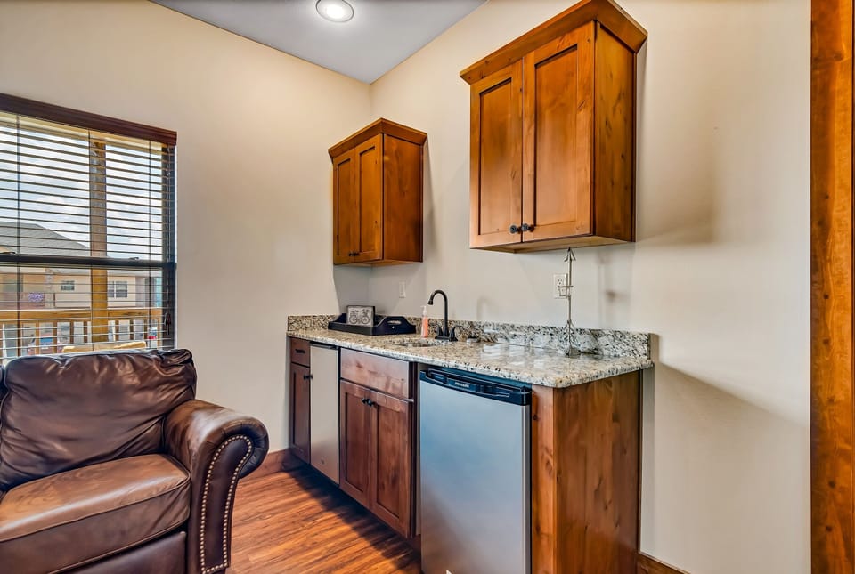 Cottage, Multiple Bedrooms | Private kitchen | Fridge, microwave, oven, dishwasher