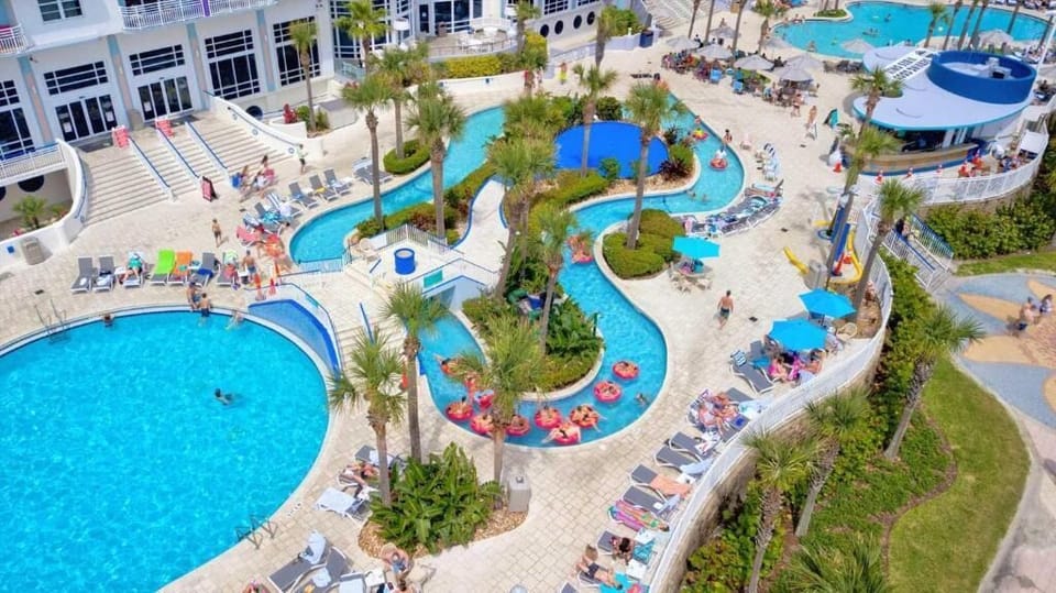 Resort pool deck (1)