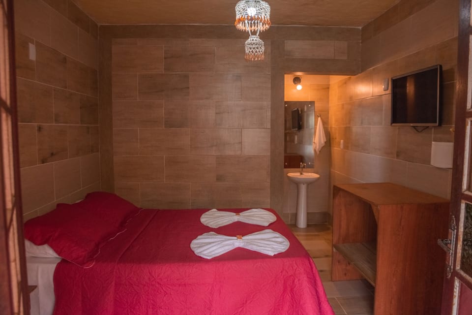 Double Room, 1 Double Bed, Courtyard View | Minibar, soundproofing, WiFi (free), individually decorated