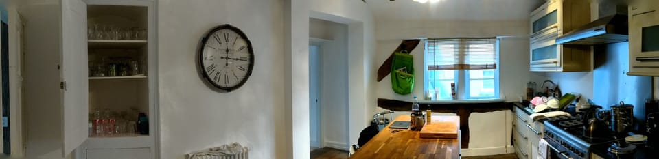 House | Private kitchen | Fridge, microwave, oven, stovetop