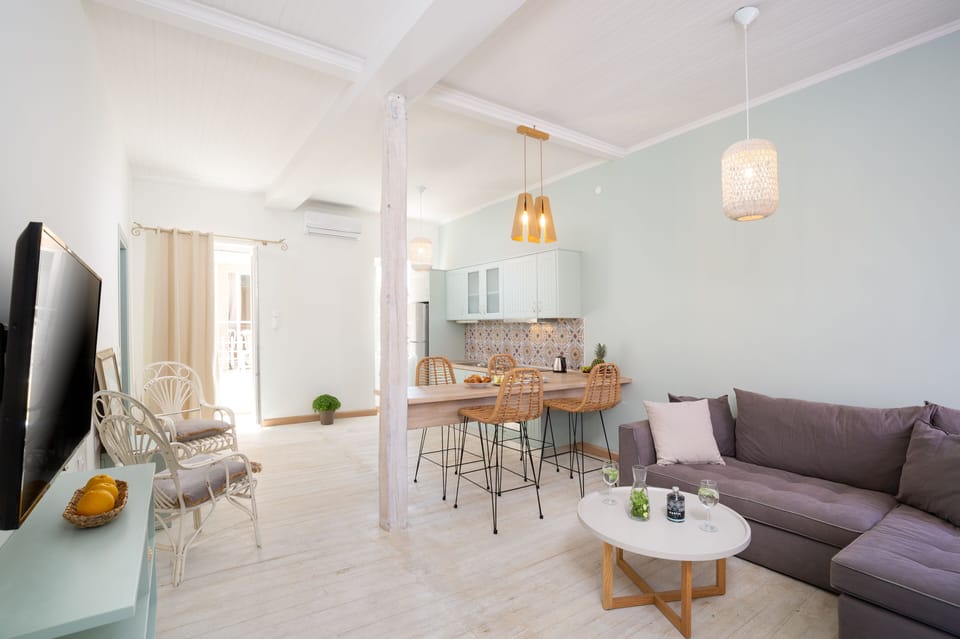 Comfort House | Living area | Flat-screen TV