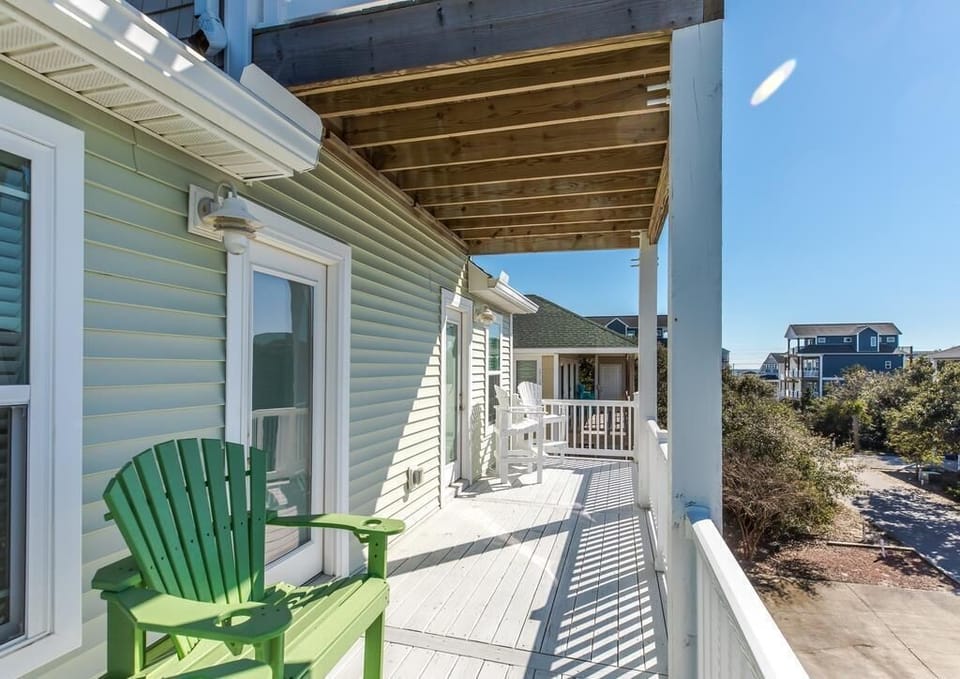 2nd Floor Partially Covered Deck off Queen BR's