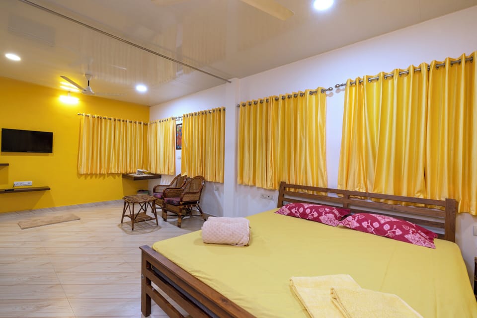 Premium Suite | 1 bedroom, premium bedding, memory foam beds, minibar