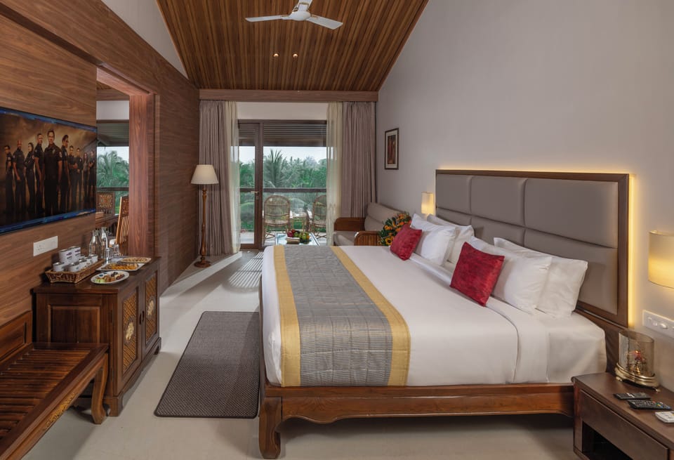 Luxury Studio Suite, Non Smoking, Pool View | 1 bedroom, premium bedding, down comforters, minibar