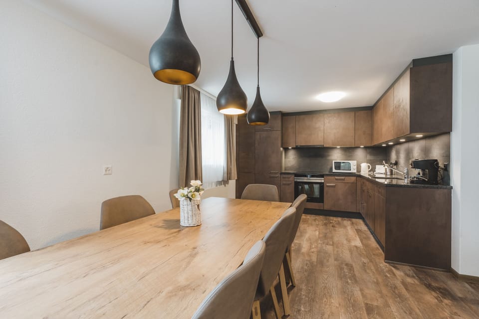 Apartment, 3 Bedrooms, Mountain View (Matterhorn) | Private kitchen | Fridge, stovetop, coffee/tea maker, electric kettle