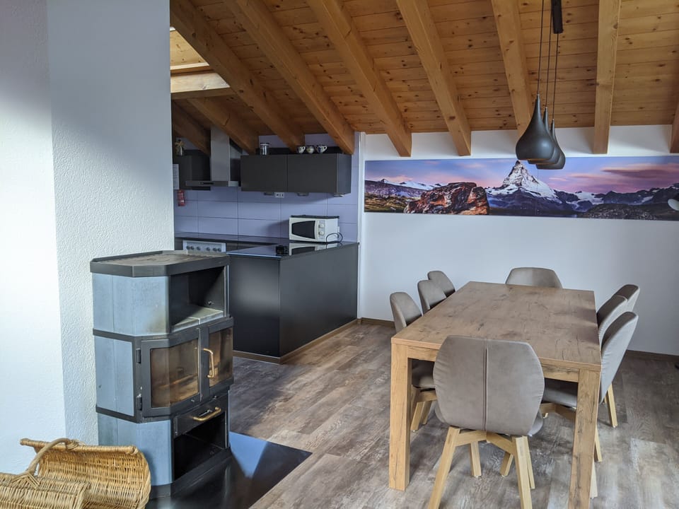Penthouse, 3 Bedrooms, Mountain View (Matterhorn) | Living area | 32-inch LCD TV with cable channels, TV