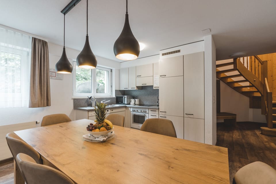 Apartment, 2 Bedrooms, Mountain View | Private kitchen | Fridge, stovetop, coffee/tea maker, electric kettle