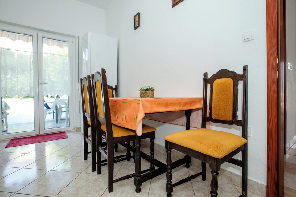 Apartment | Dining