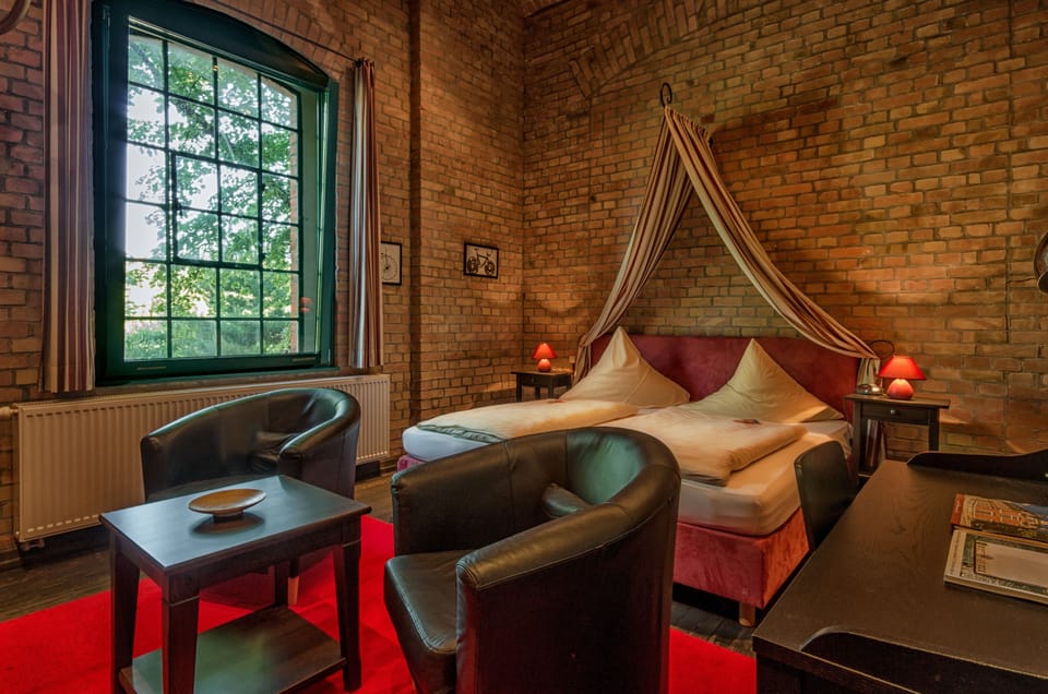 Double Room | Minibar, individually furnished, desk, free WiFi