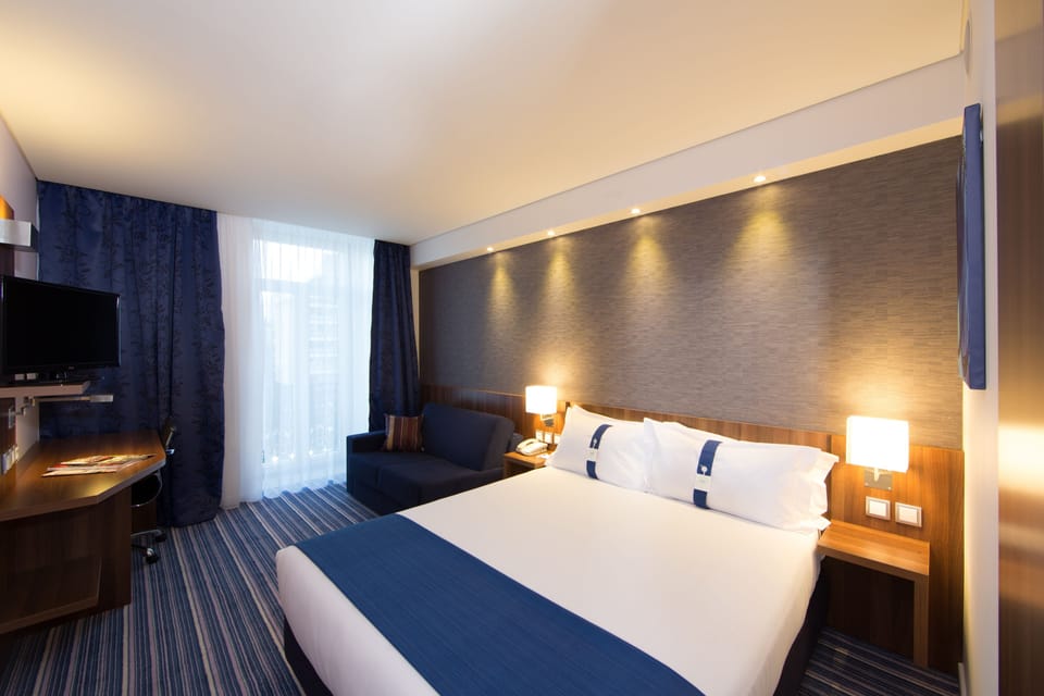 In-room safe, desk, soundproofing, cribs (free)