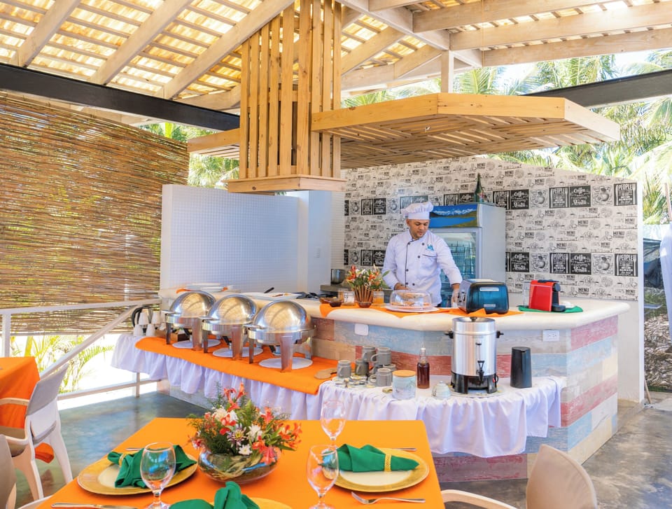 RESTAURANT AREA