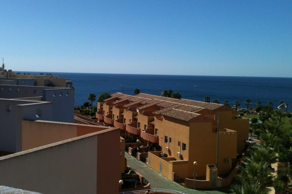 Lovely rooftop area to see the sea and read a book