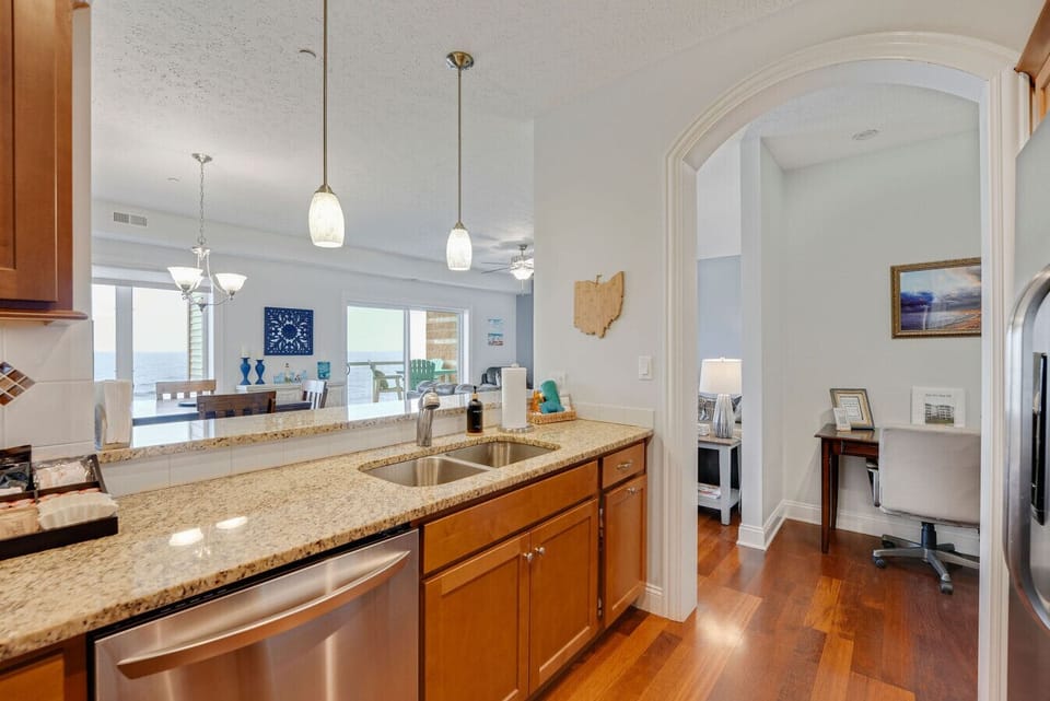 Open layout makes it easy to gather, cook, and relax together