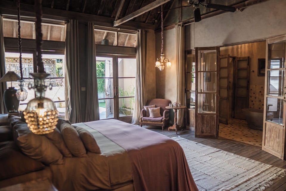 Deluxe Room | 1 bedroom, minibar, in-room safe, individually decorated