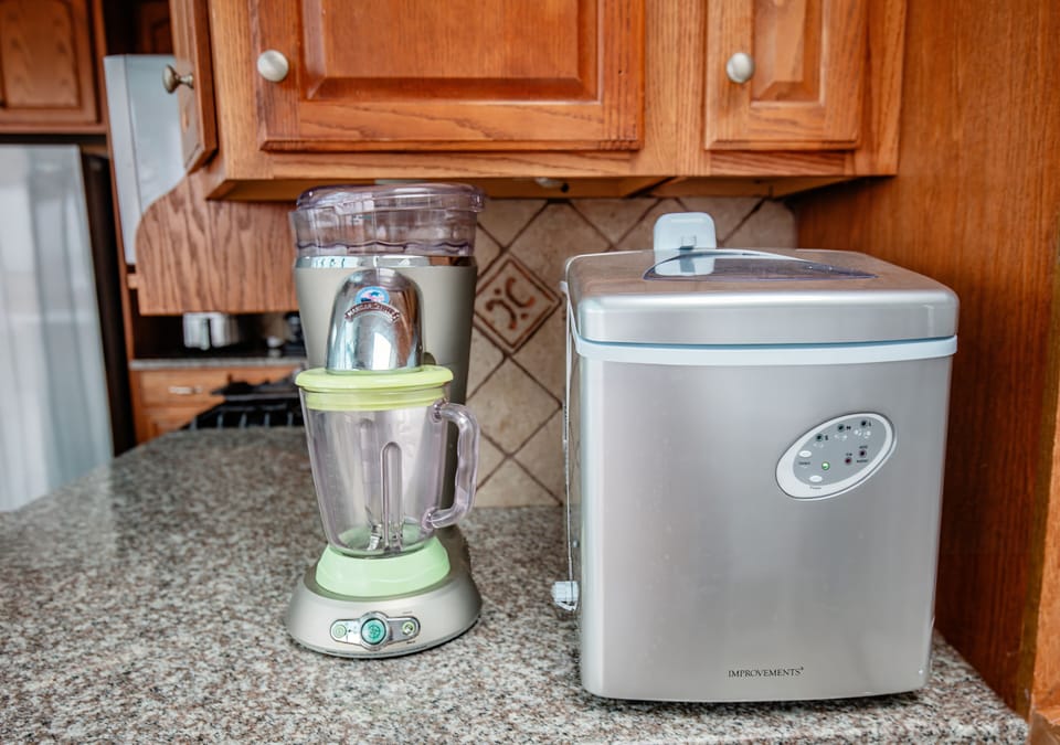 Ice maker, margarita machine & not pictured is our filtered water tank available