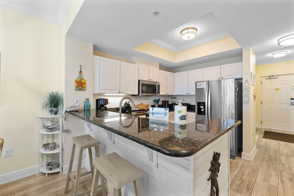 8 Crystal Tower 1805 Kitchen
