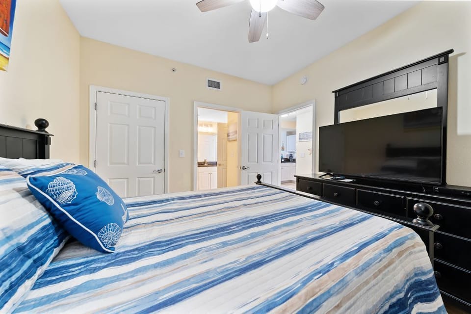 17 Crystal Tower 1805 Bedroom 2