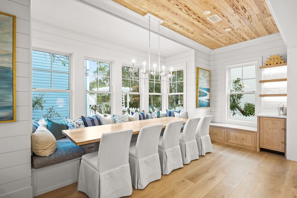 First Floor: Dining