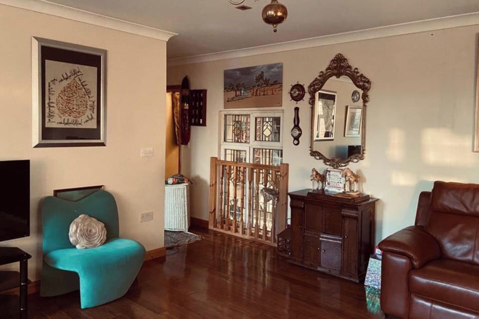 30-inch TV with digital channels