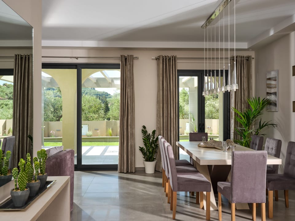 A modern dinning area next to the fully equiped kitchen 