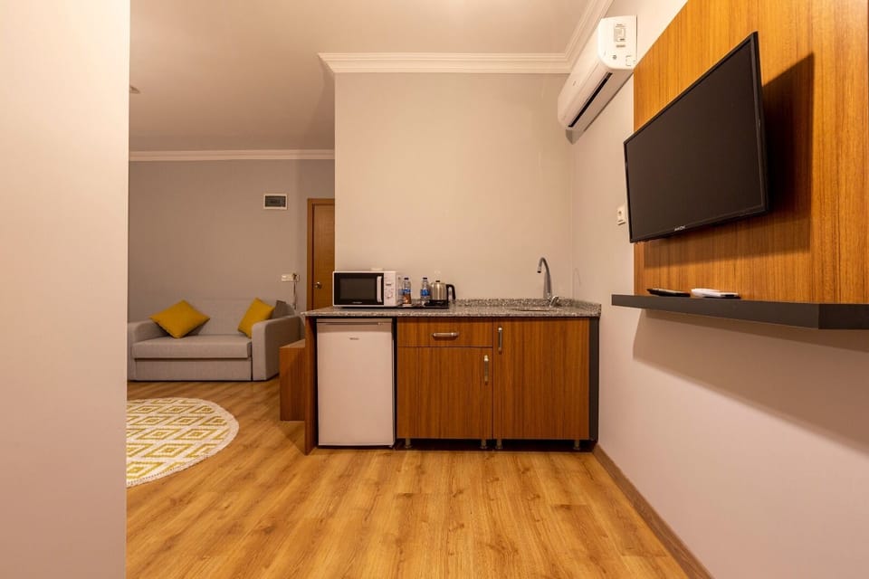 Luxury Studio Suite | Premium bedding, minibar, in-room safe, desk