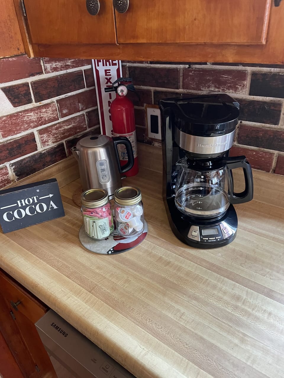 Coffee pot and electric tea kettle