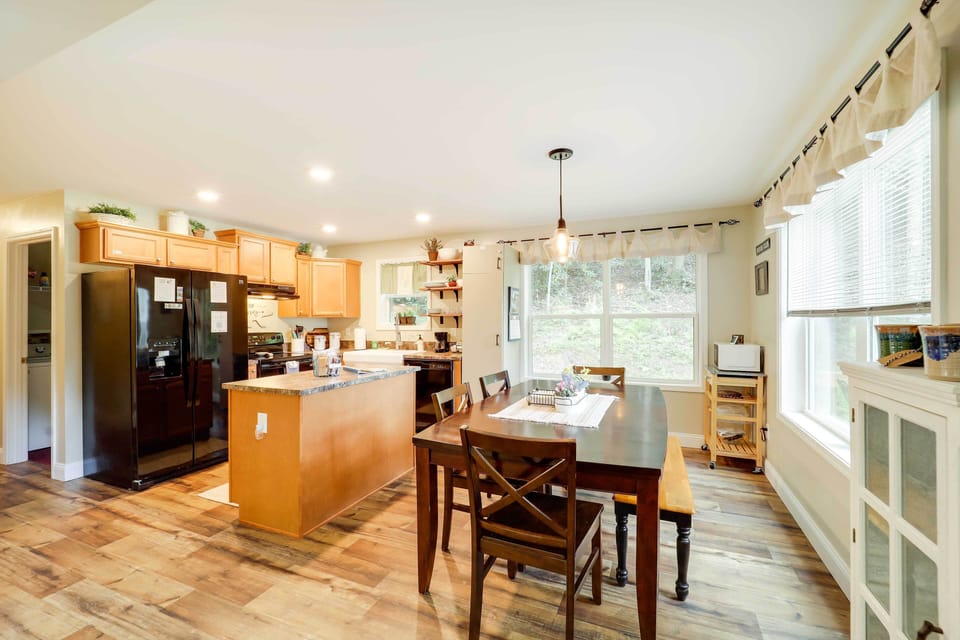 Dining Area & Kitchen | Open Floor Plan