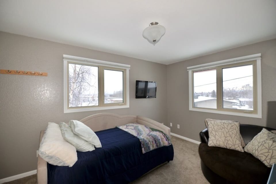 Bedroom #3 - Upstairs. Nice sunset views in the evenings.