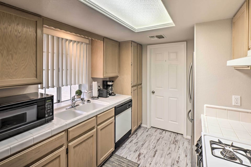 Fully Equipped Kitchen | Flatware Provided