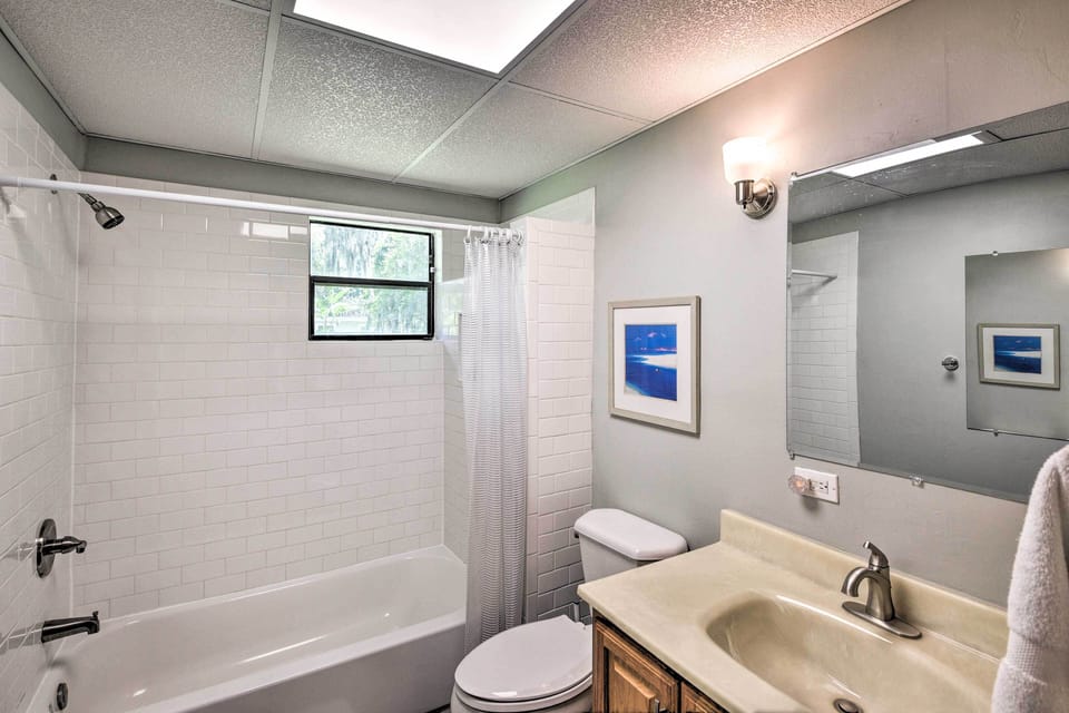 Full Bathroom