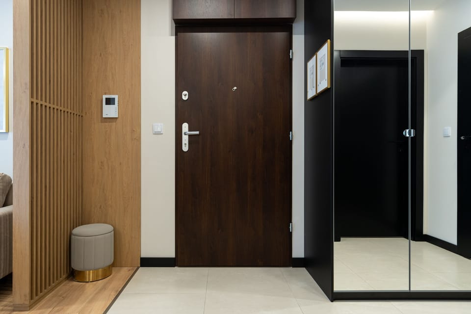 Exclusive Apartment | Living area | Flat-screen TV