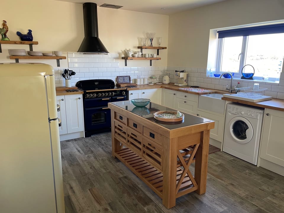Apartment | Private kitchen | Fridge, microwave, oven, stovetop