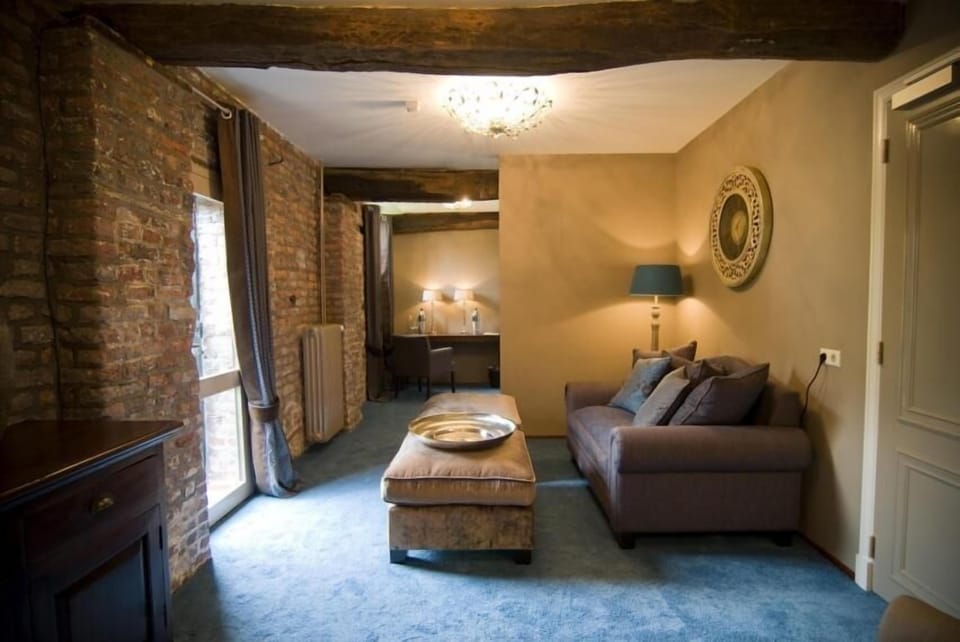 Suite | Living area | TV