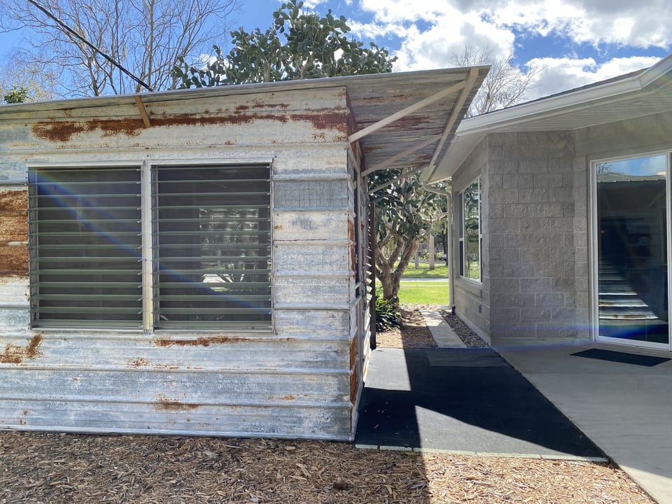 Hangout shack
