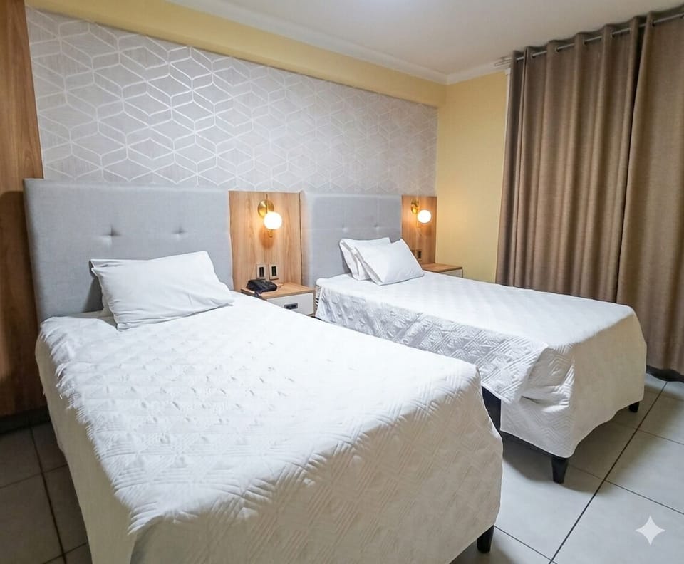 Basic Twin Room | Desk, free WiFi, bed sheets